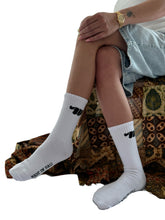 Load image into Gallery viewer, W Knitted White Socks